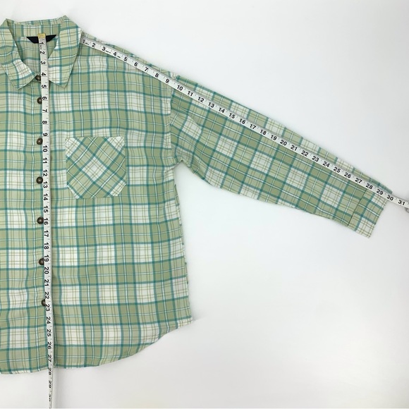 No Boundaries Light Willow Green Plaid Oversize Button Down Flannel Top, Medium - Picture 15 of 16
